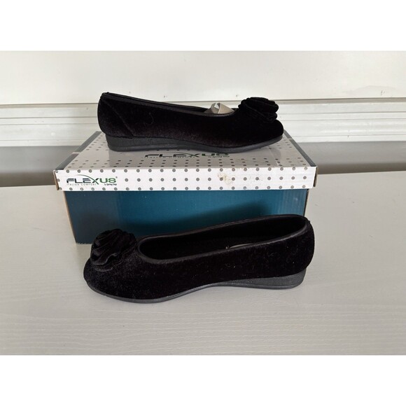 Flexus by Spring Step Women's 37 EU 6.5-7 US Roseloud Black Velvet Ballet Flat - Picture 1 of 5